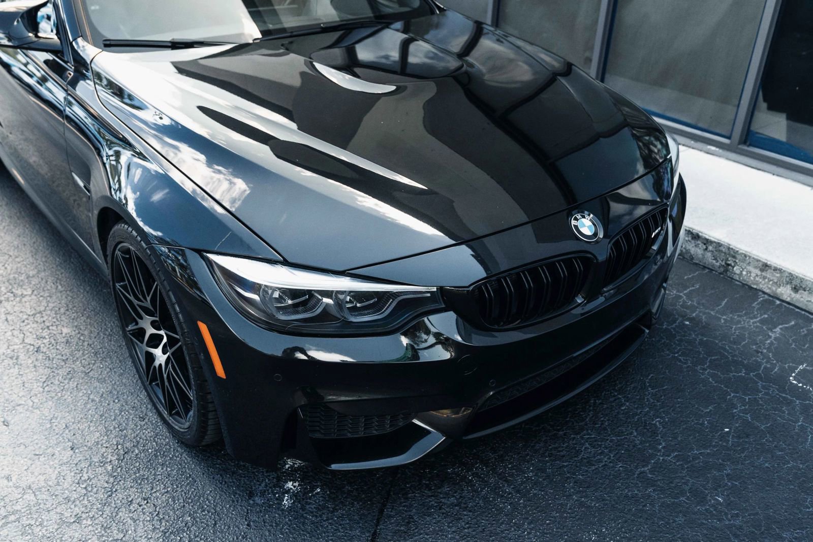 Used 2018 BMW M3 CS RWD image 5