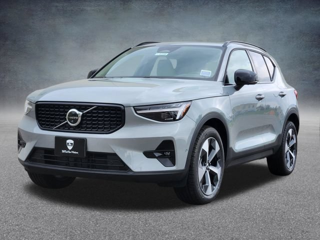 New 2026 Volvo XC40 B5 Plus w/ Protection Package Premier AWD/4WD image 3