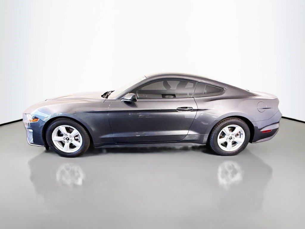 Used 2018 Ford Mustang Coupe RWD image 6
