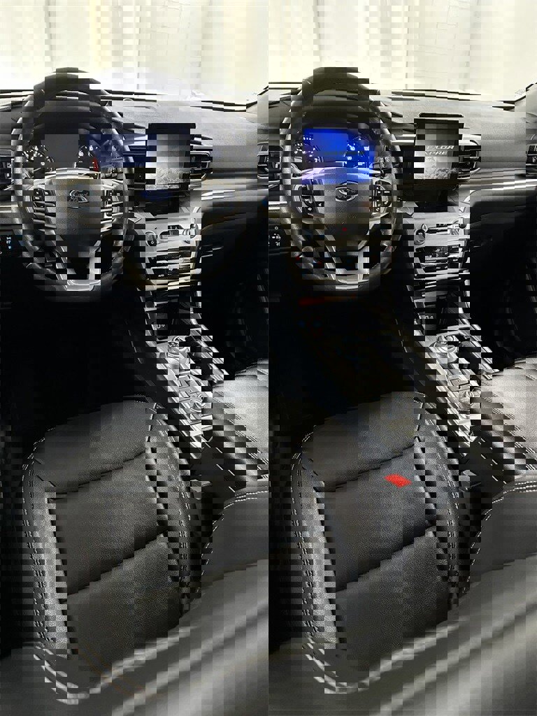 Used 2021 Ford Explorer XLT w/ Equipment Group 202A image 21