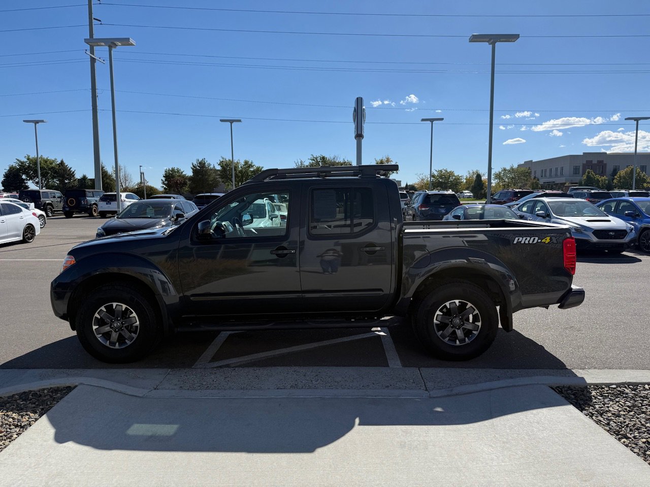 Used 2015 Nissan Frontier PRO-4X image 5