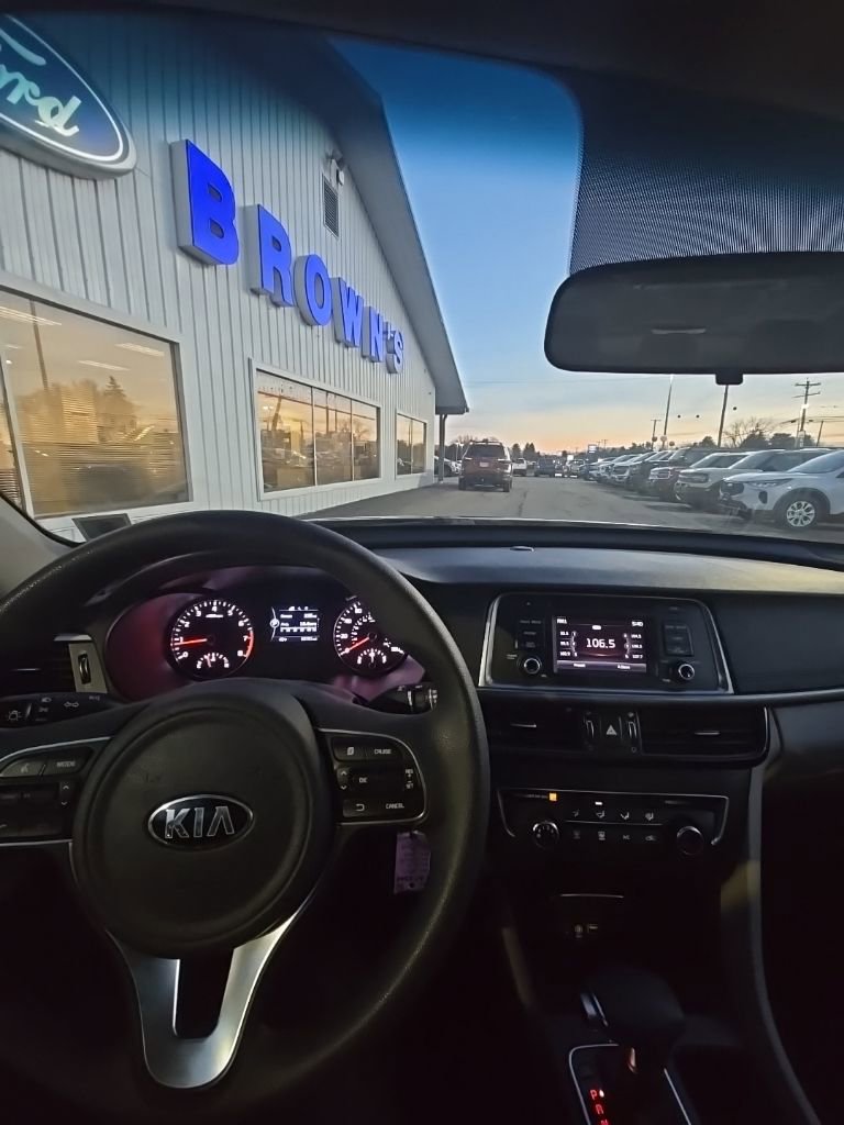 Used 2017 Kia Optima LX image 2