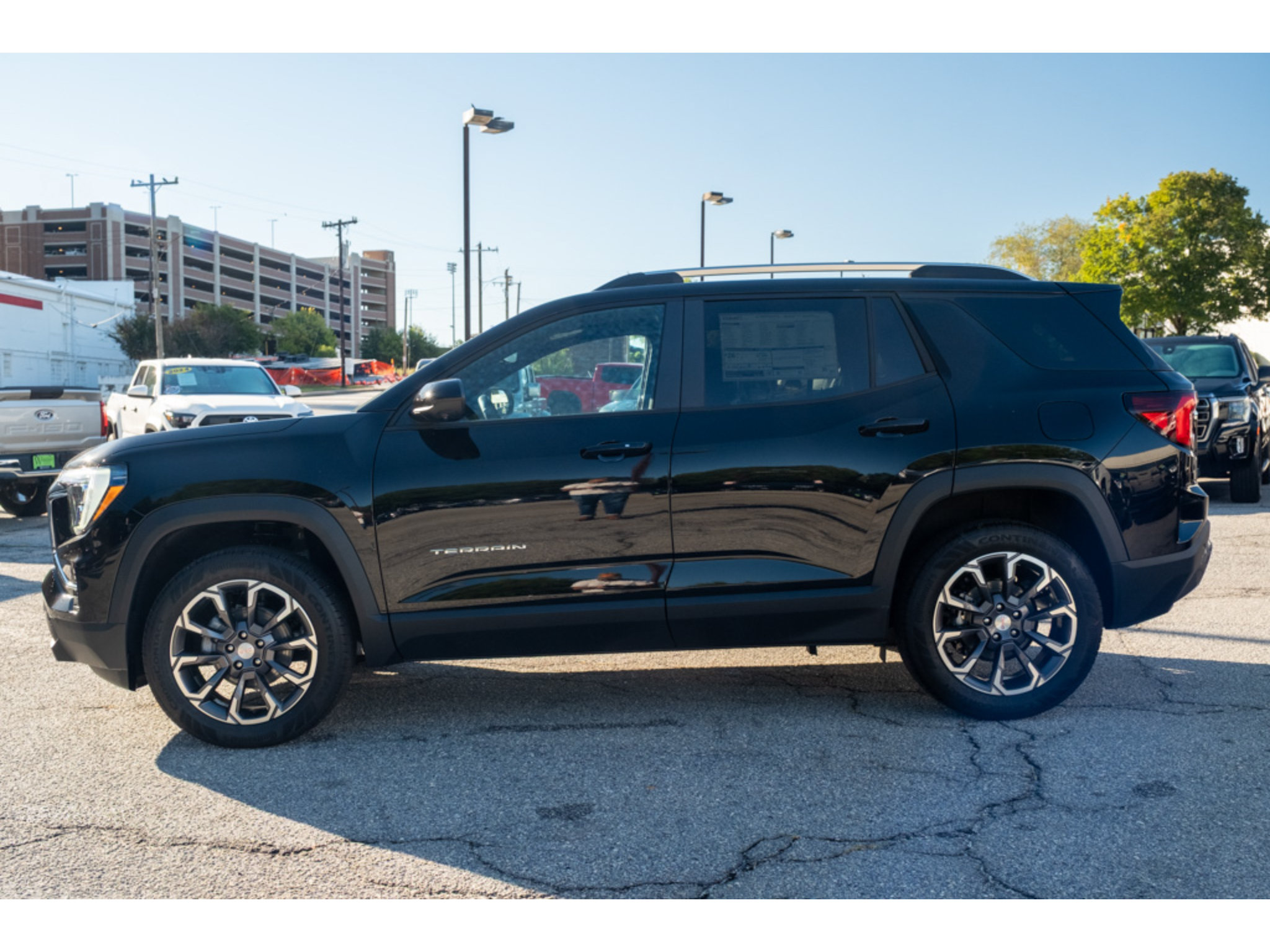 New 2027 GMC Terrain Elevation w/ Elevation Premium Package FWD image 5