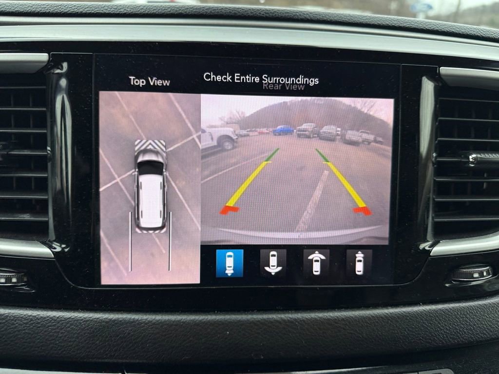 Used 2020 Chrysler Pacifica Touring-L Plus w/ Tire & Wheel Group image 18