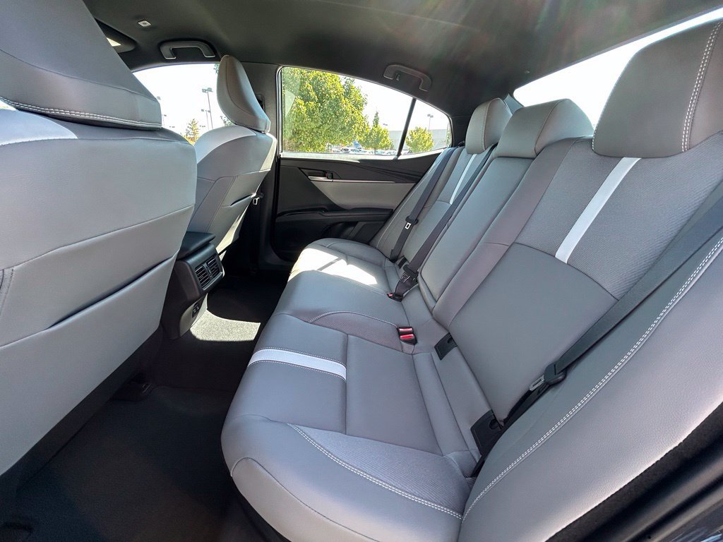 Used 2025 Toyota Camry SE AWD/4WD image 26