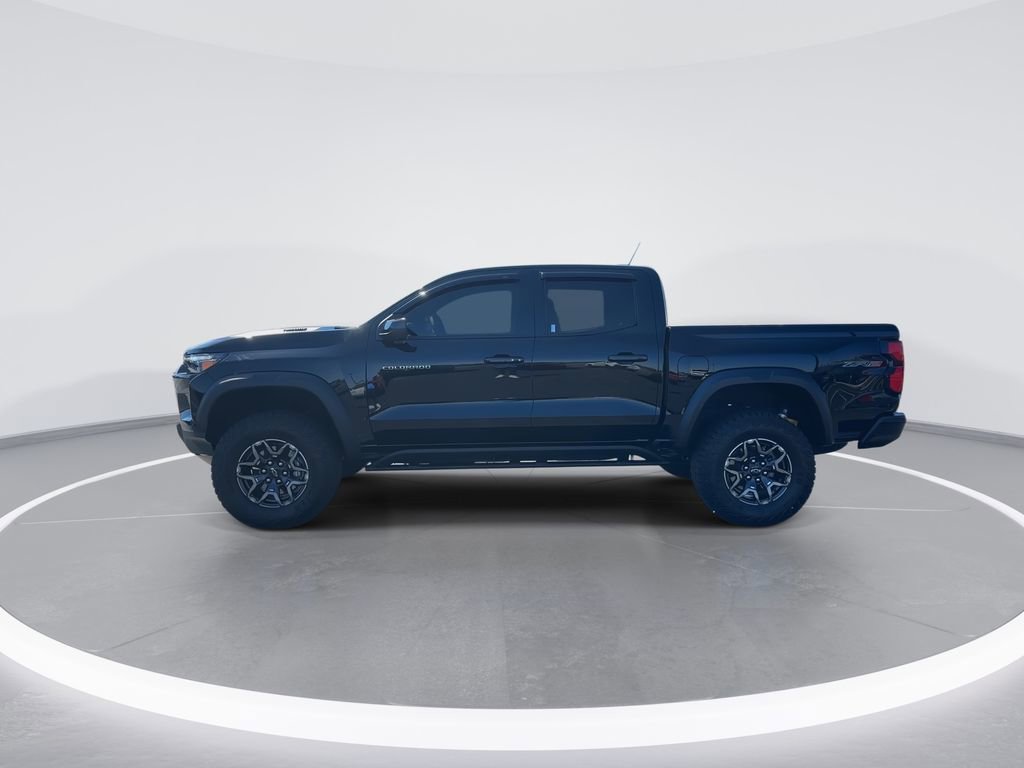 Used 2025 Chevrolet Colorado ZR2 w/ Technology Package AWD/4WD image 5