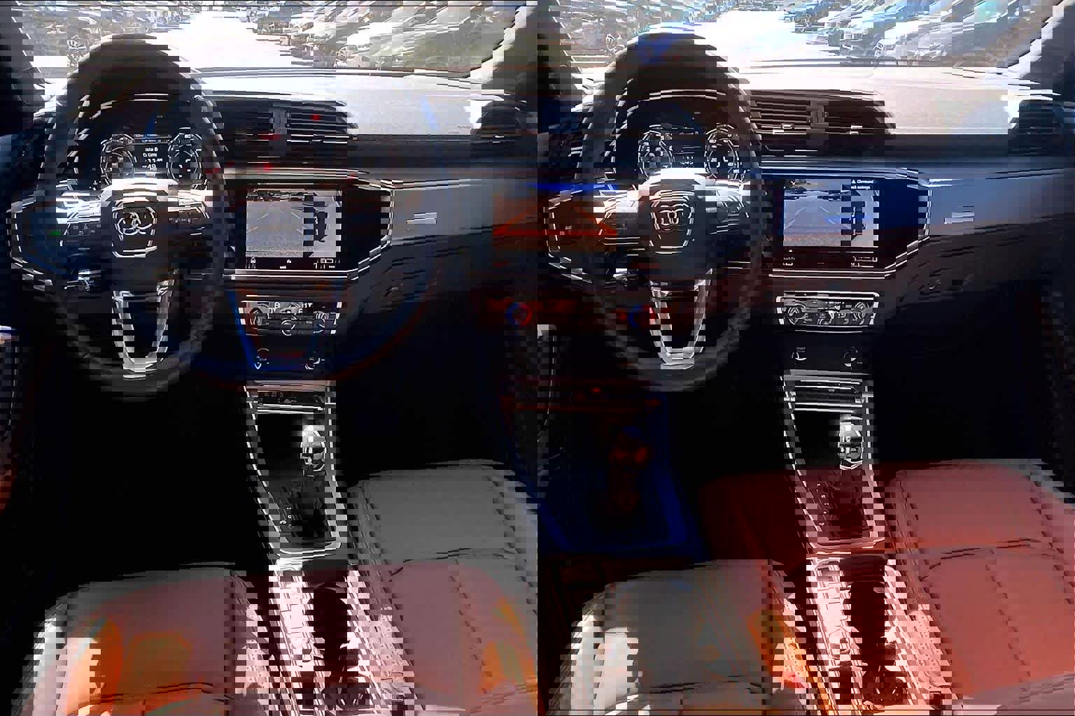 Used 2024 Audi Q3 2.0T Premium Plus image 16