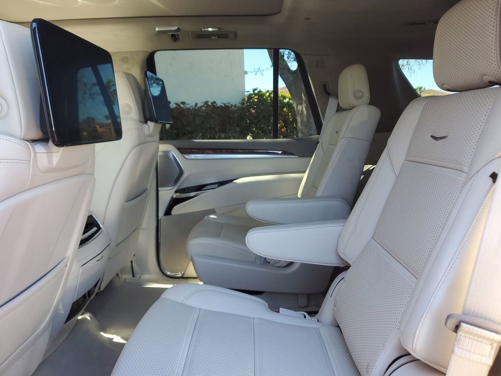 Certified 2025 Cadillac Escalade Sport Platinum w/ LPO, Floor Liner Package image 14