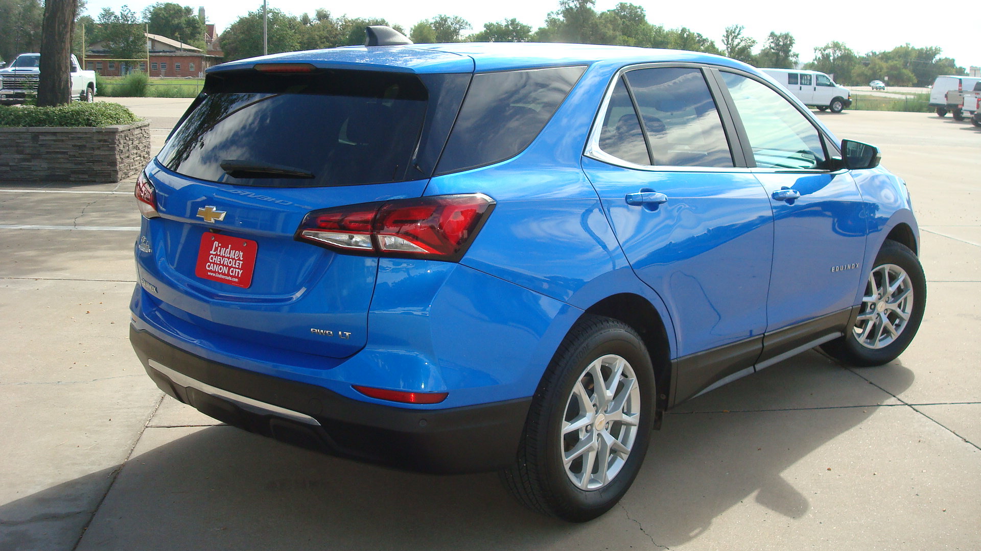 Used 2024 Chevrolet Equinox LT AWD/4WD image 4