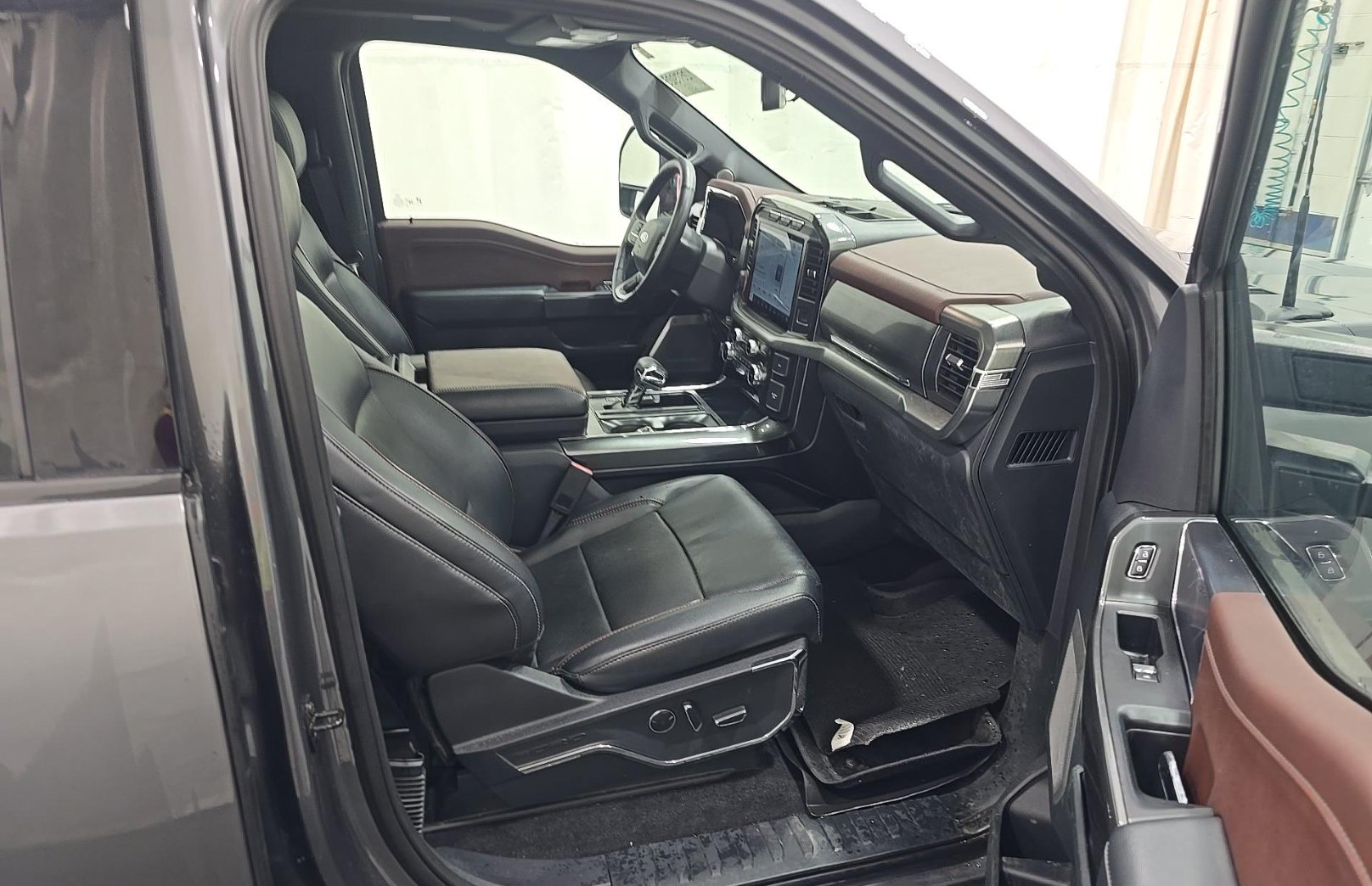 Used 2023 Ford F150 Lariat w/ Equipment Group 502A High AWD/4WD image 8