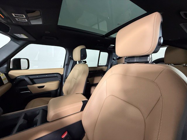 New 2026 Land Rover Defender 110 X-Dynamic SE AWD/4WD image 5