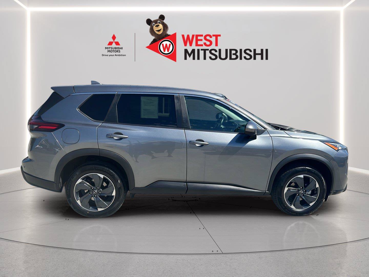 Used 2024 Nissan Rogue SV AWD/4WD image 6