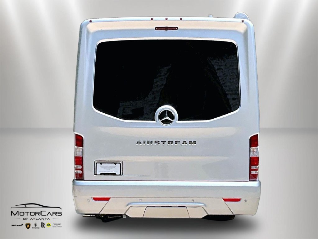 Used 2023 Mercedes-Benz Sprinter 4500 image 4