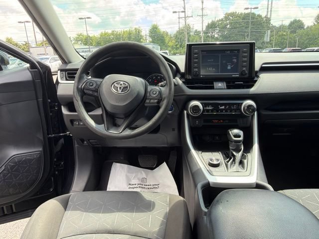 Used 2022 Toyota RAV4 XLE AWD/4WD image 16