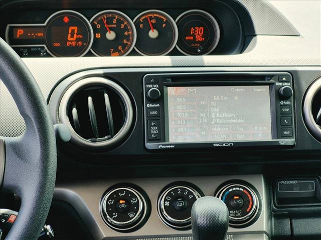 Used 2015 Scion xB FWD image 13