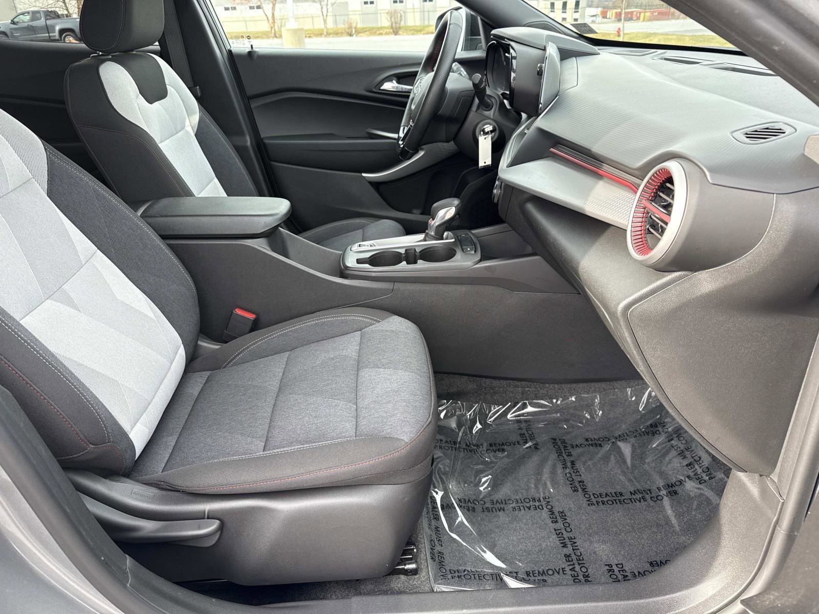 Used 2024 Chevrolet Trax RS w/ Driver Confidence Package image 18