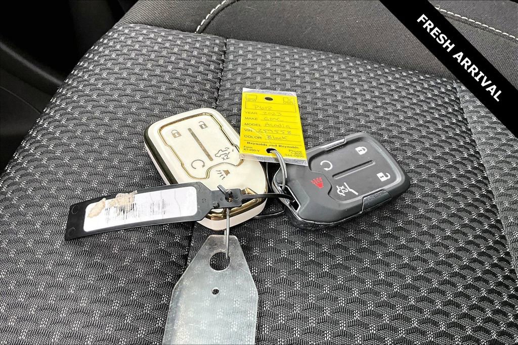 Used 2023 GMC Acadia SLE w/ Driver Convenience Package image 33