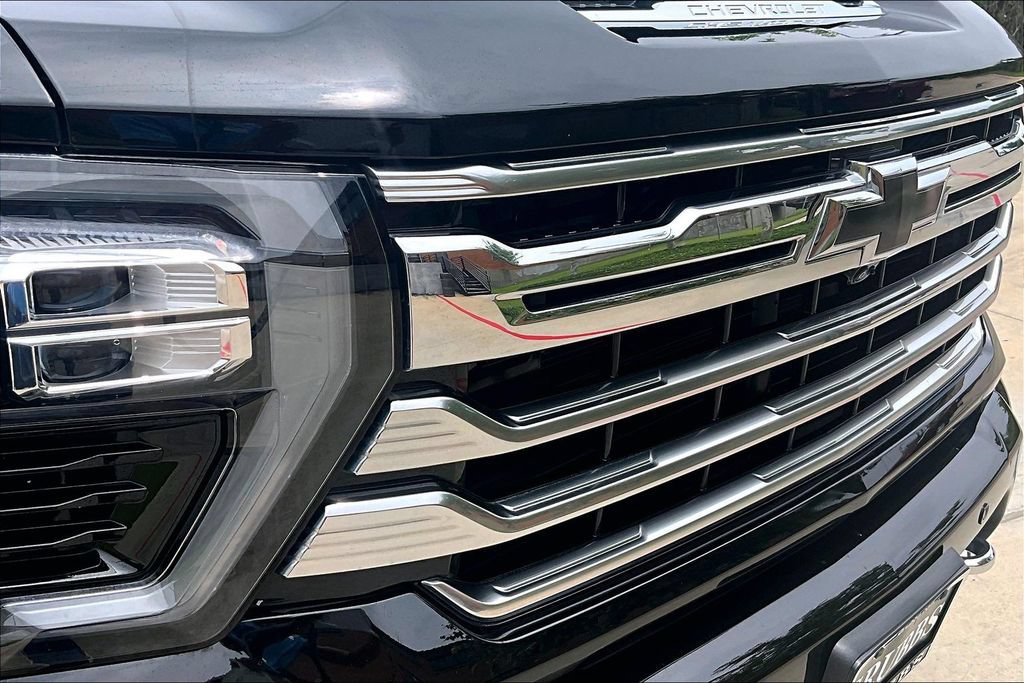 Used 2024 Chevrolet Silverado 2500 High Country w/ High Country Premium Package AWD/4WD image 39