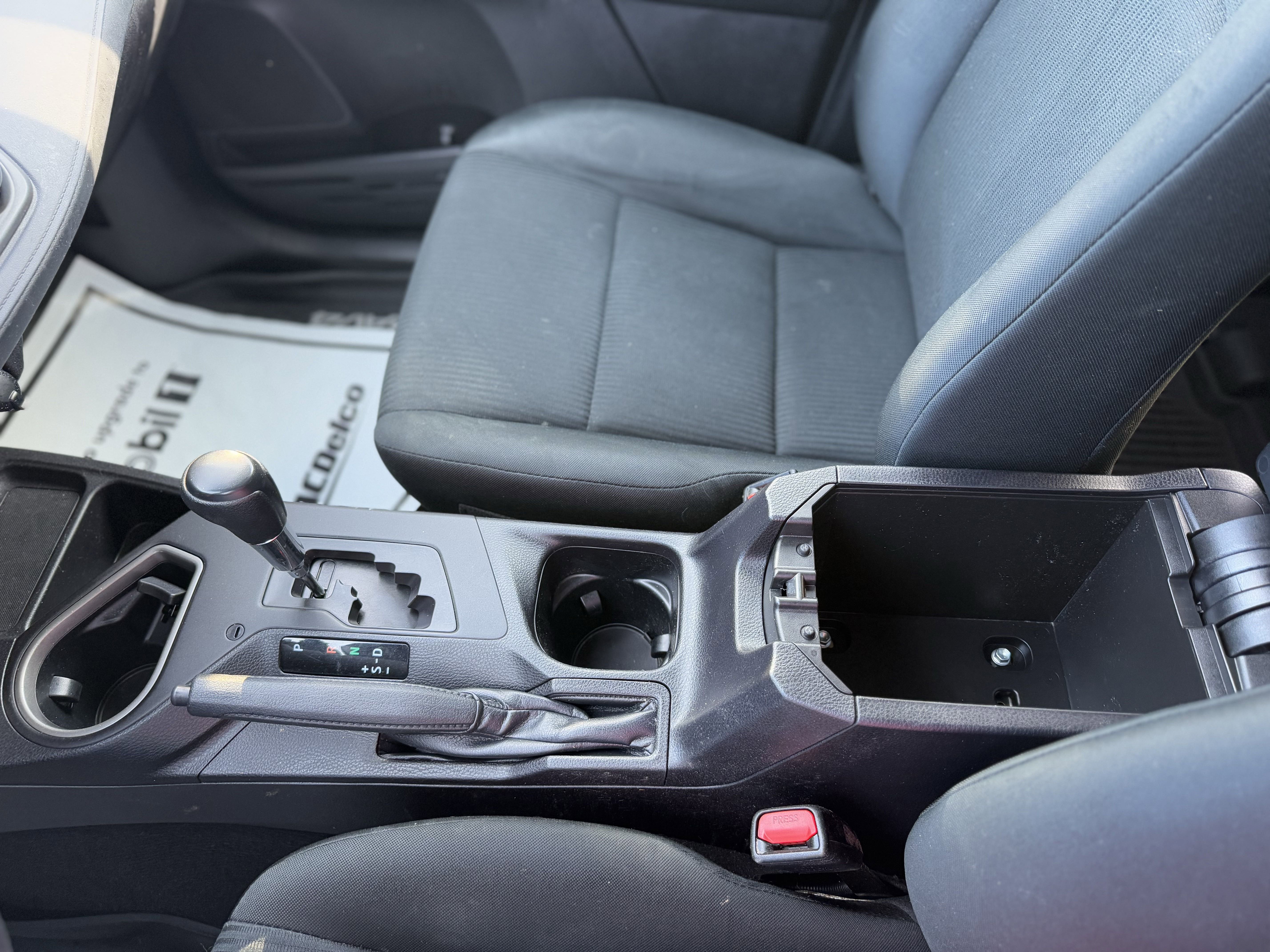 Used 2018 Toyota RAV4 LE image 21