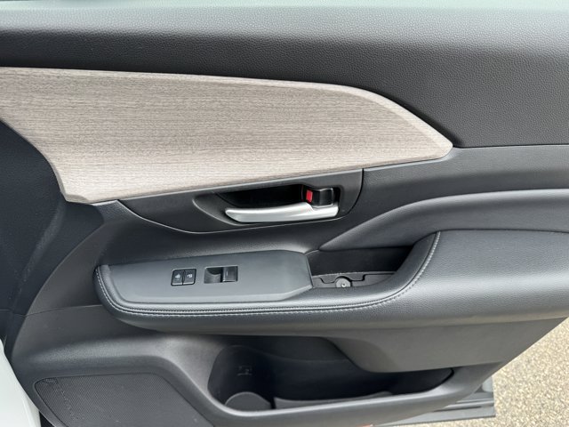 Used 2024 Toyota Grand Highlander AWD image 32