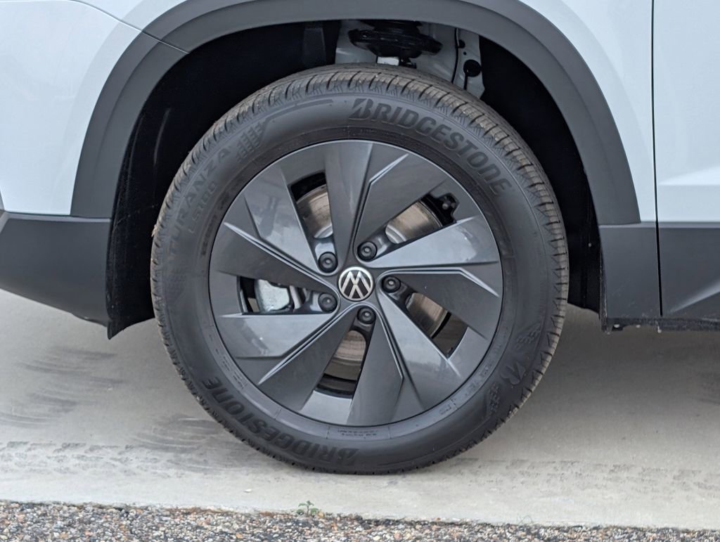 New 2026 Volkswagen Taos S image 9