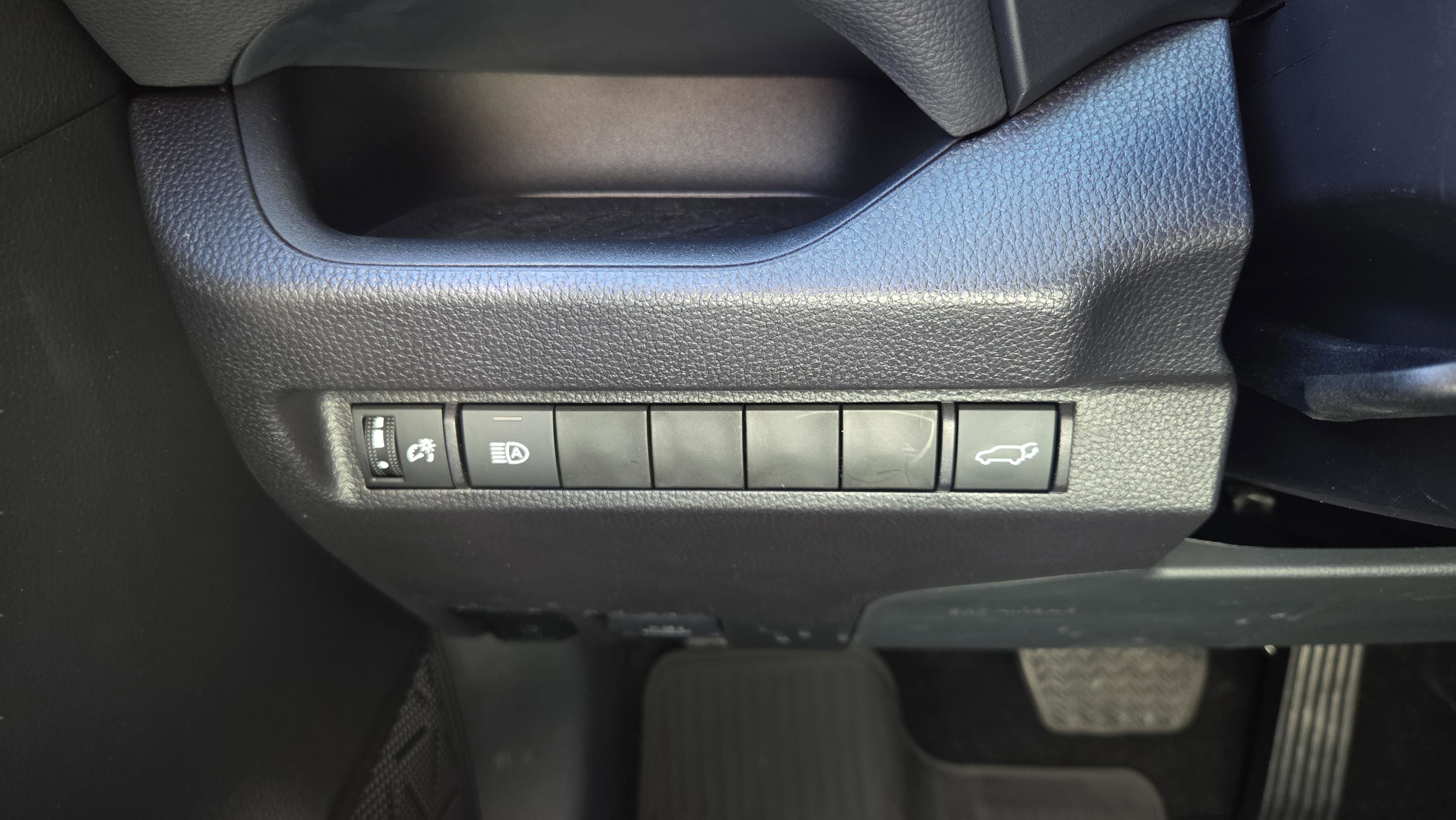 Certified 2025 Toyota RAV4 XLE Premium image 23