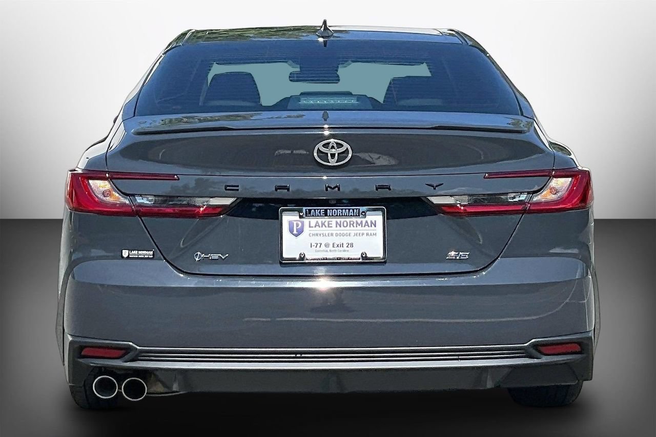 Used 2025 Toyota Camry SE FWD image 7