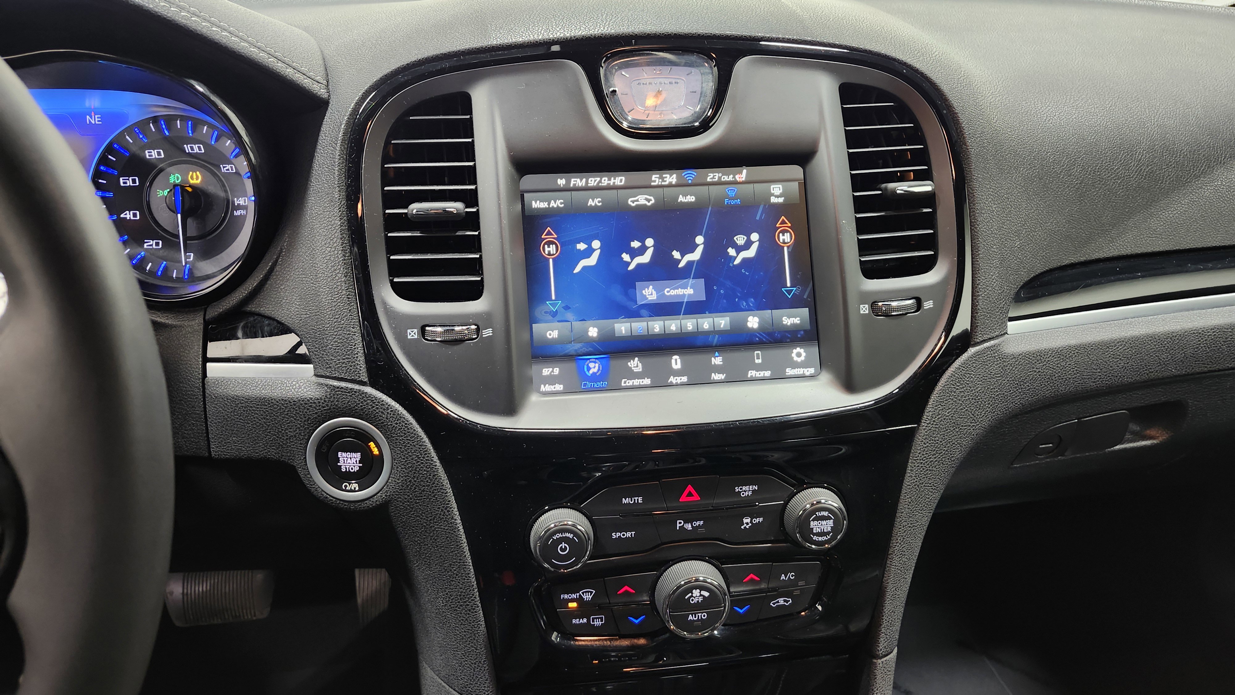 Used 2023 Chrysler 300 S image 32