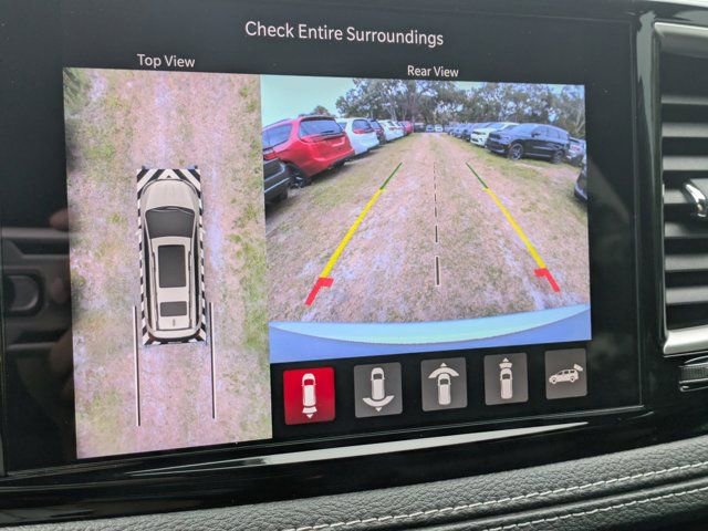 New 2026 Chrysler Pacifica Select FWD image 18
