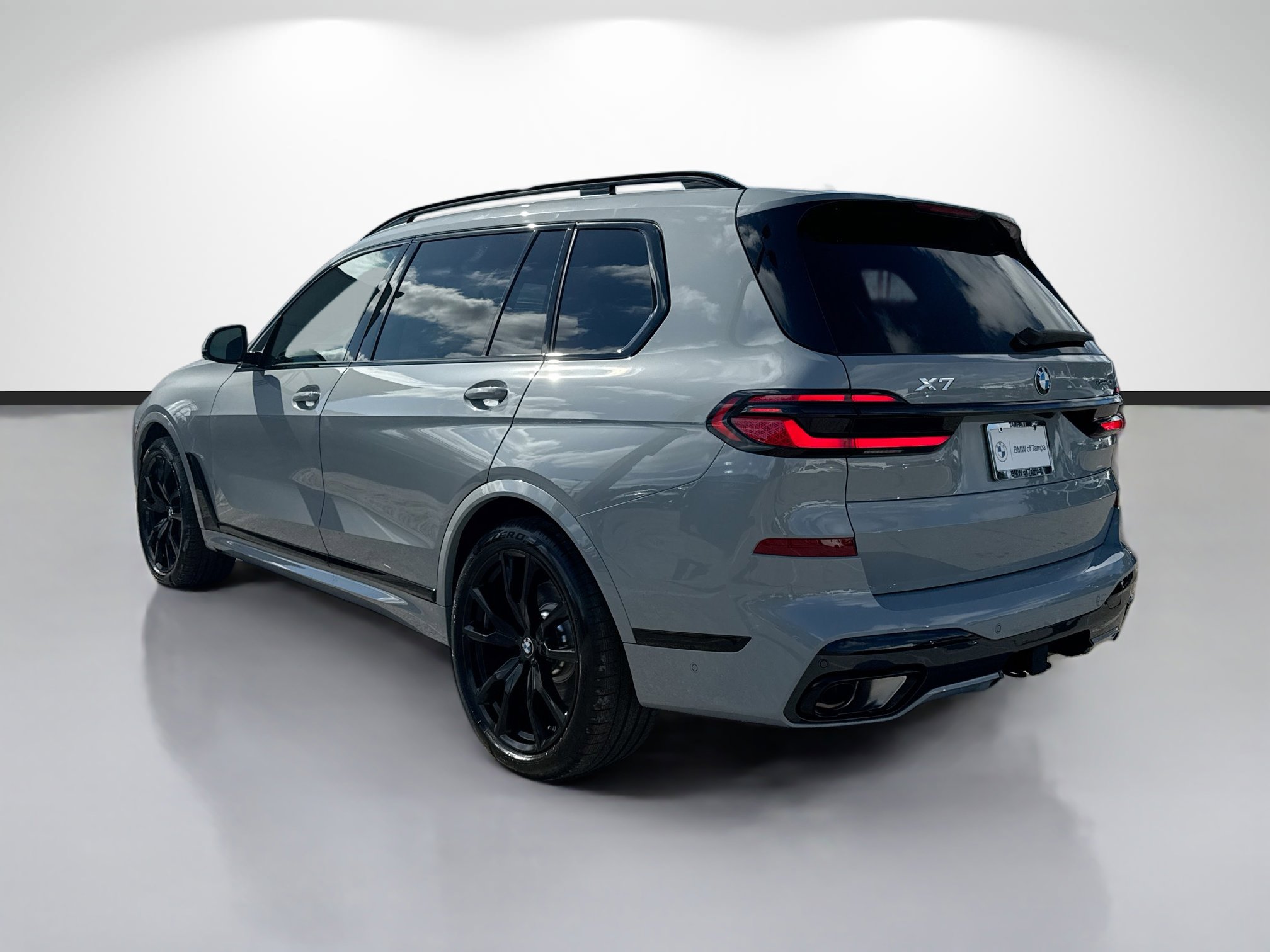 New 2026 BMW X7 xDrive40i w/ M Sport Package image 5