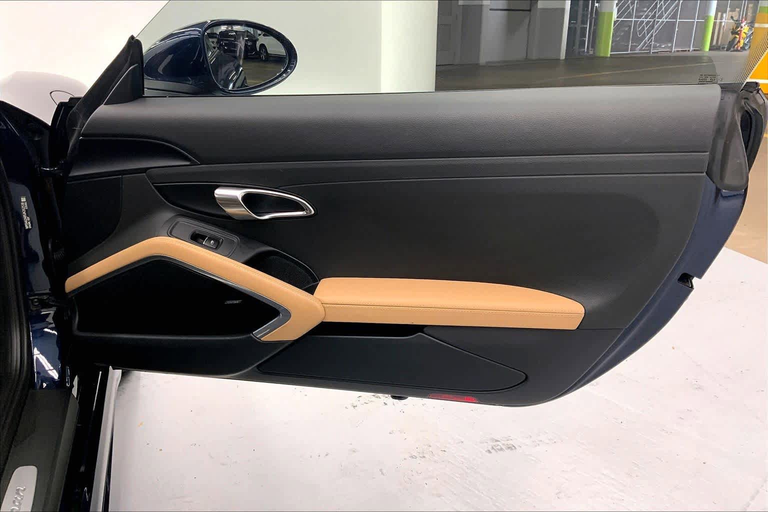 Used 2018 Porsche 718 Cayman RWD image 9