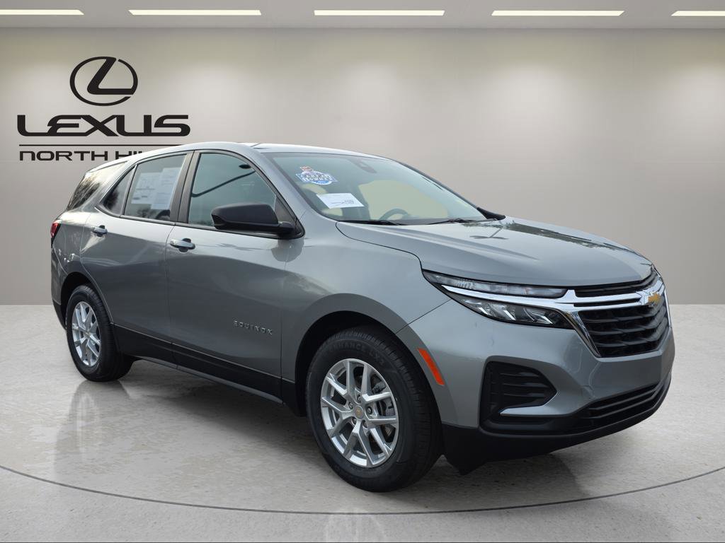 Used 2023 Chevrolet Equinox LS w/ LS Convenience Package image 4