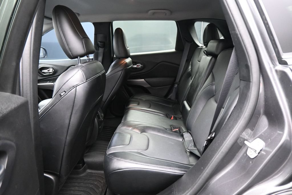 Used 2022 Jeep Cherokee Latitude Lux FWD image 24