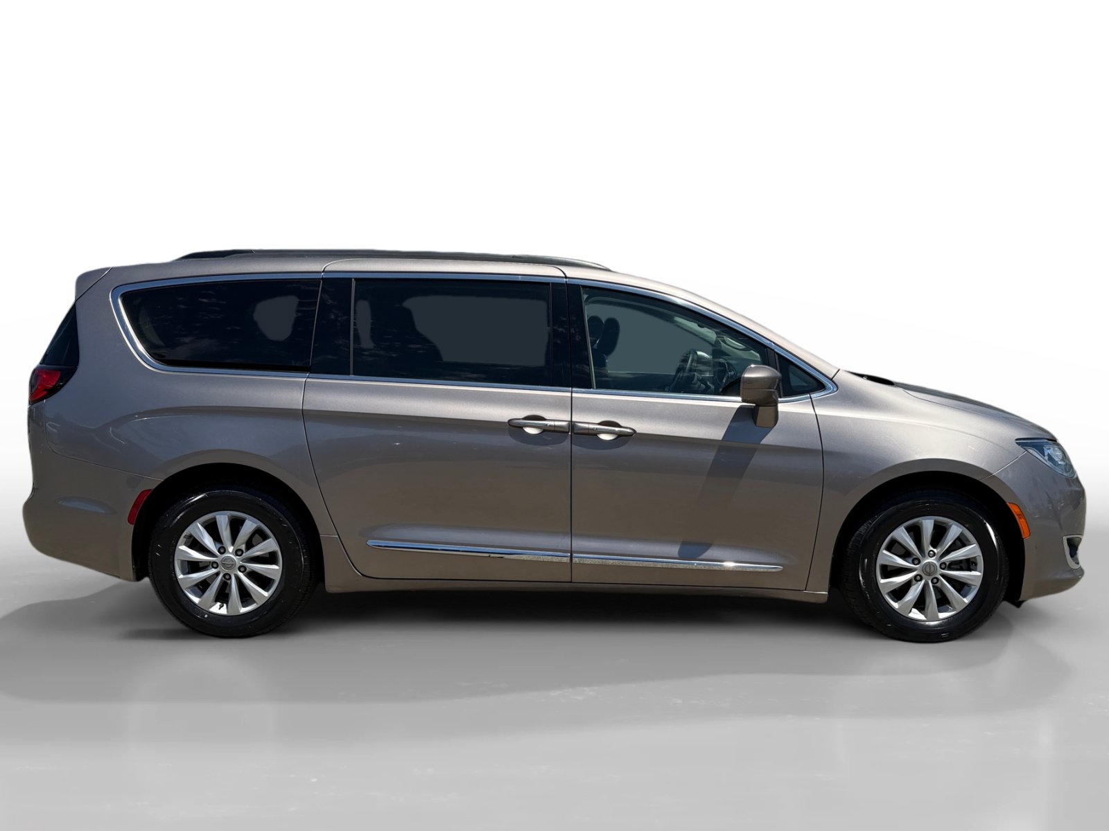 Used 2017 Chrysler Pacifica Touring-L FWD image 6