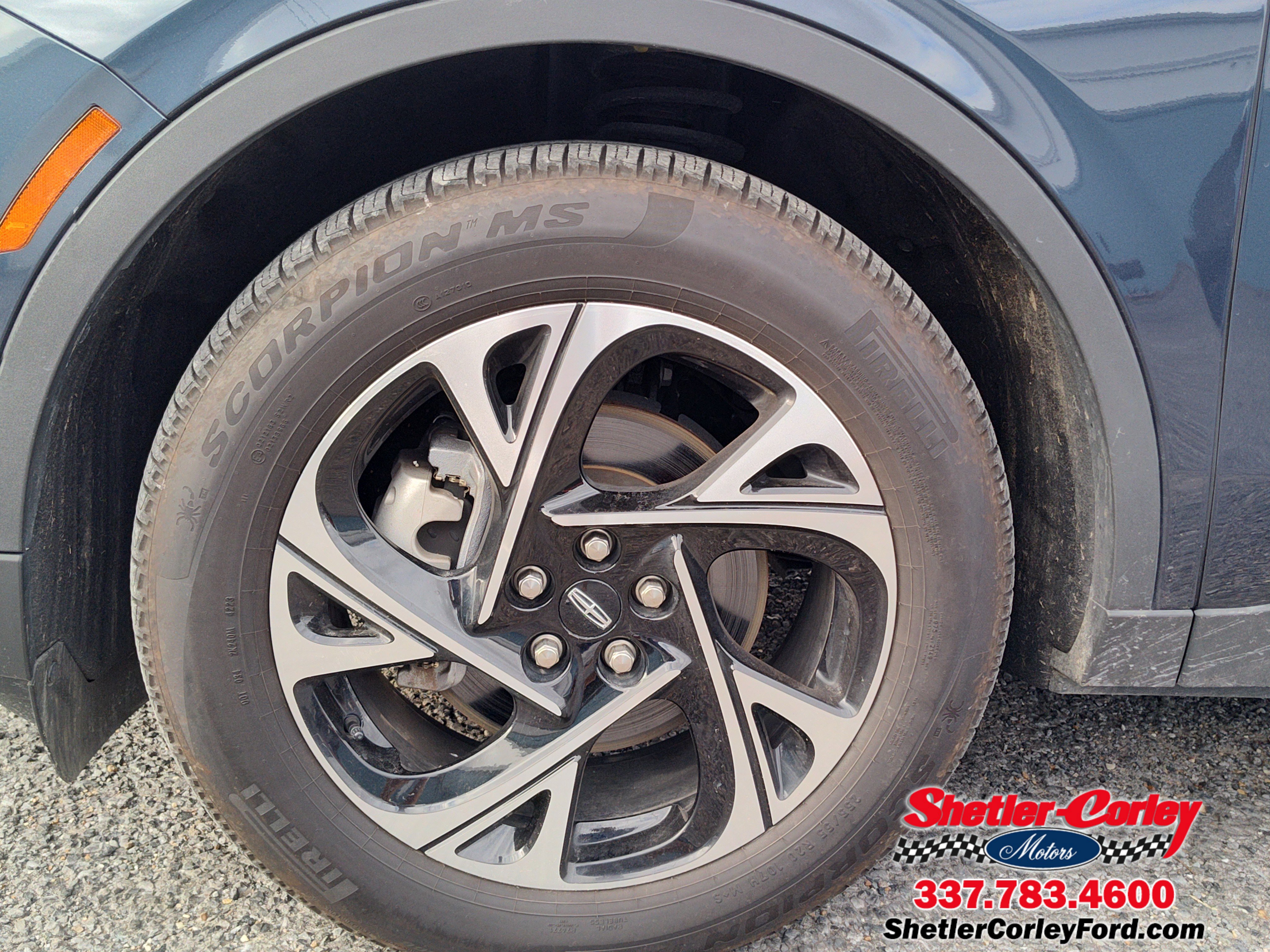 Used 2024 Lincoln Nautilus Premier image 13