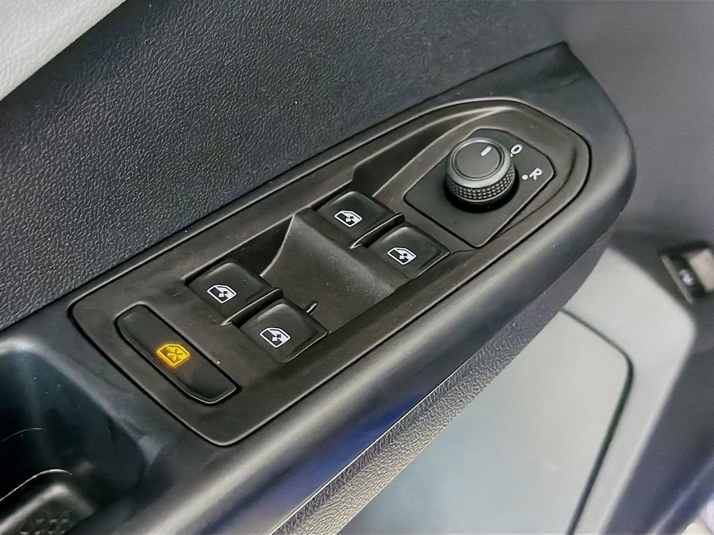 Used 2024 Volkswagen Taos S w/ MDO Package image 19