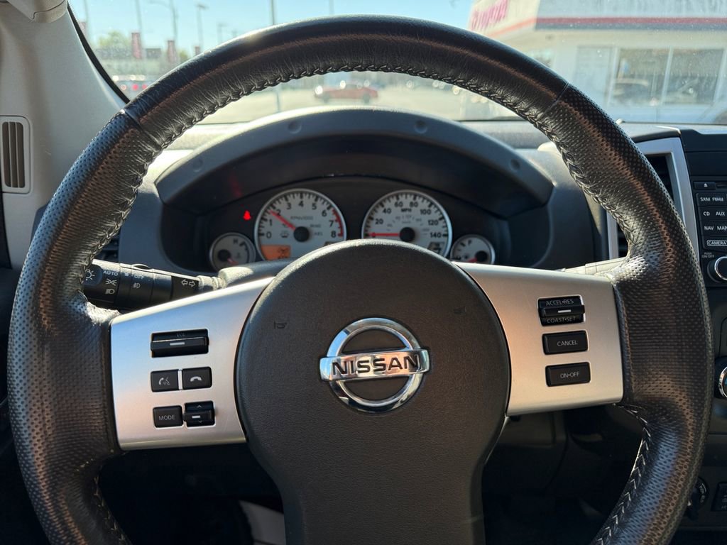 Used 2015 Nissan Frontier PRO-4X image 32
