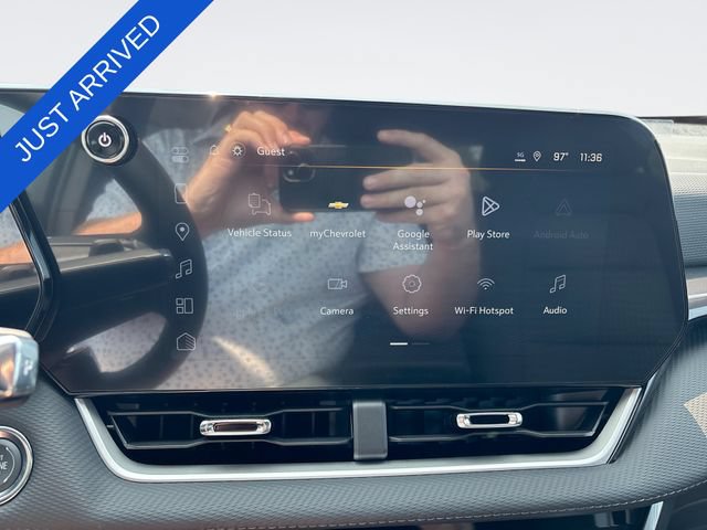 New 2026 Chevrolet Equinox LT w/ Safety and Technology Package FWD image 16