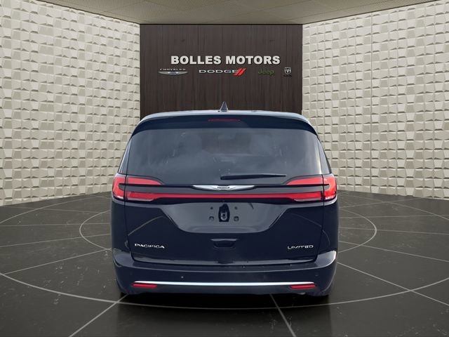 Certified 2024 Chrysler Pacifica Limited image 6