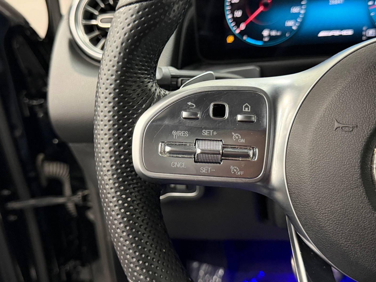 Certified 2022 Mercedes-Benz GLB 35 AMG 4MATIC image 30