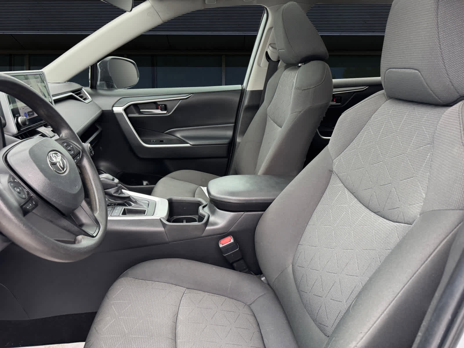 Used 2023 Toyota RAV4 XLE w/ Convenience Package image 2