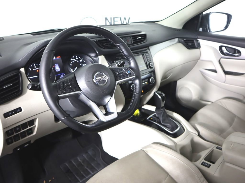 Certified 2020 Nissan Rogue Sport SL w/ Premium Package image 8