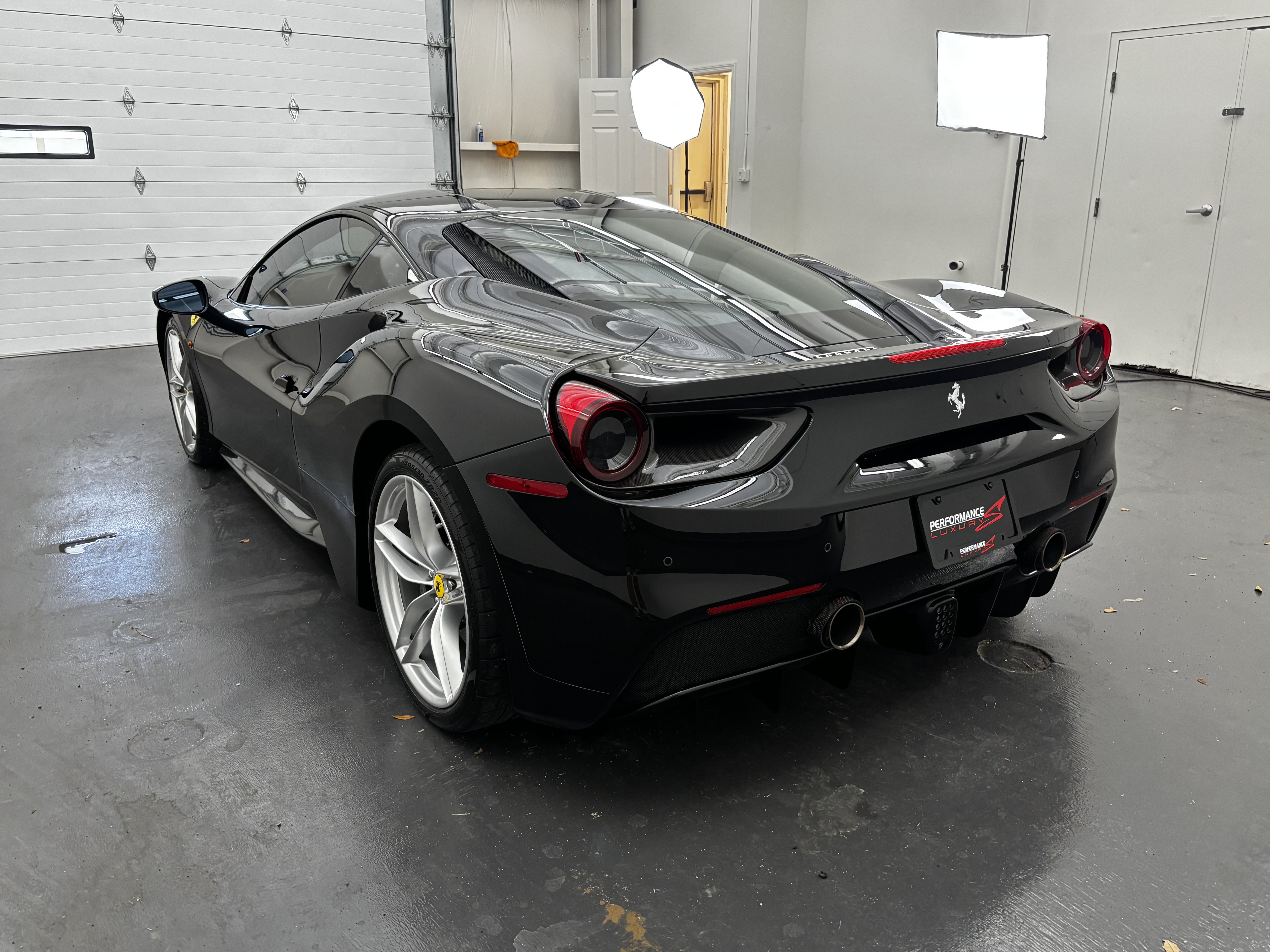 Used 2016 Ferrari 488 GTB RWD image 6