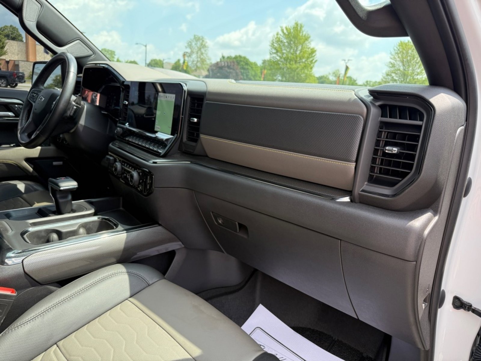 Used 2023 Chevrolet Silverado 1500 ZR2 w/ Technology Package image 12