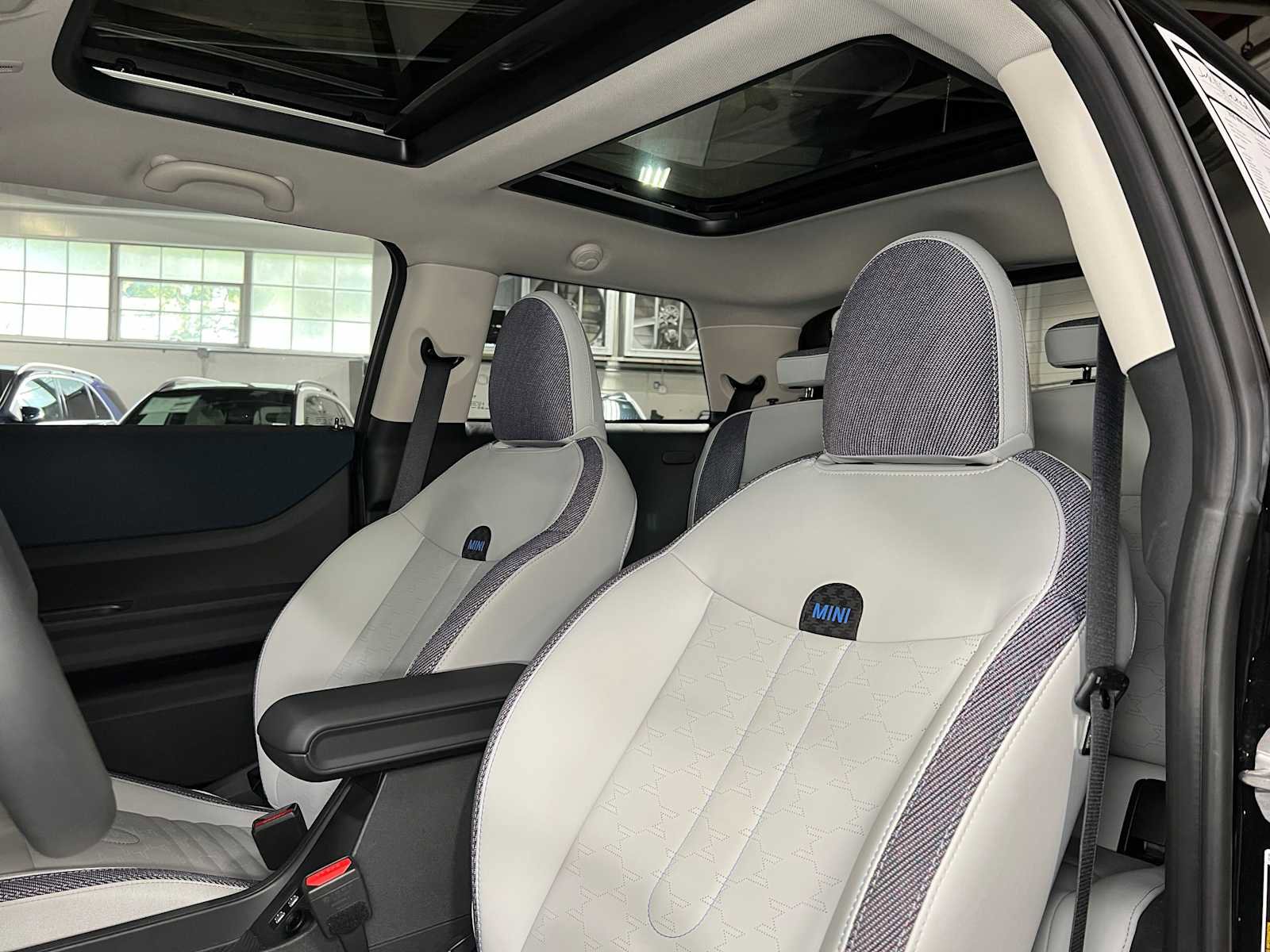 Used 2026 MINI Cooper 2-Door Hardtop FWD image 21