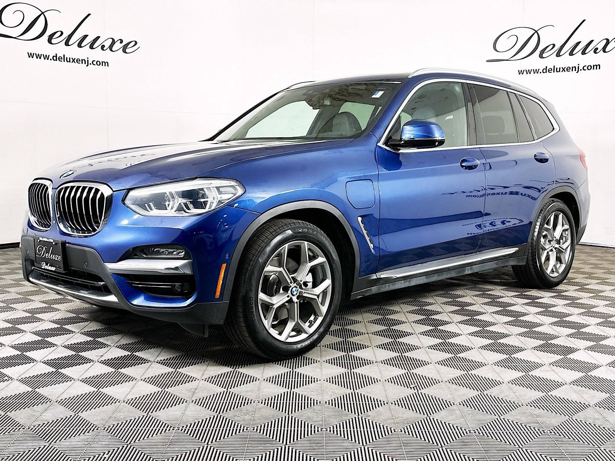 Used 2020 BMW X3 xDrive30e w/ Executive Package AWD/4WD image 3