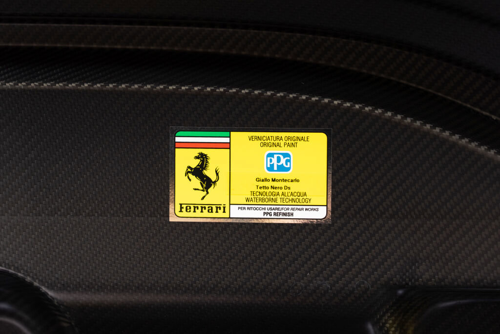 Used 2022 Ferrari SF90 Spider image 32