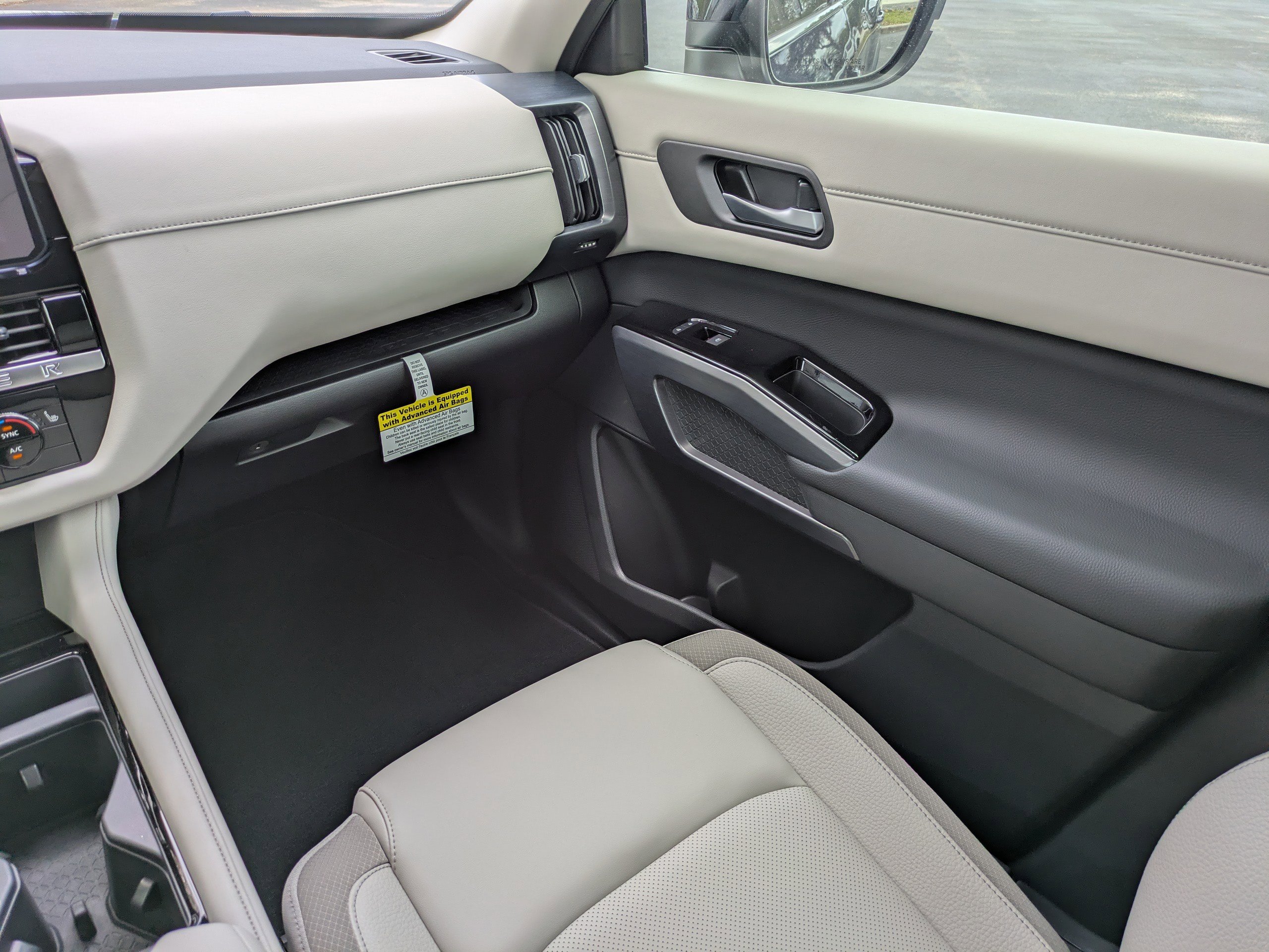 New 2026 Nissan Pathfinder SL FWD image 21