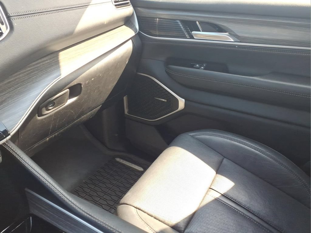 Used 2024 Jeep Wagoneer Series III AWD/4WD image 23