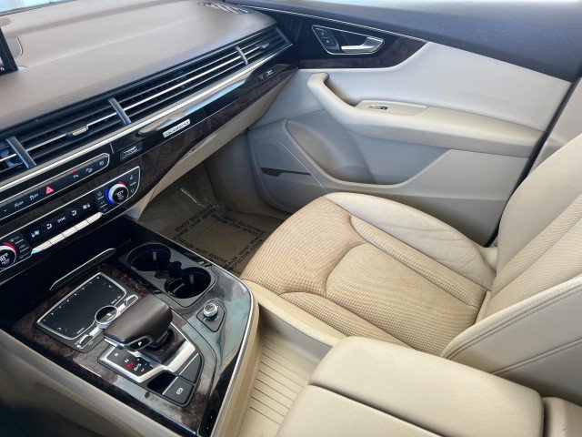 Used 2018 Audi Q7 3.0T Prestige image 24